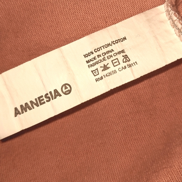 🍂2/$30🍂 AMNESIA longline curved hem distressed tee - Picture 7 of 7